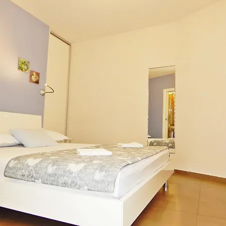 Varos Affittacamere 3*