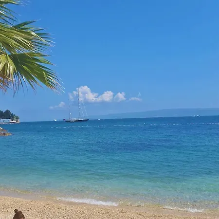 Πανσιόν Varos 3*