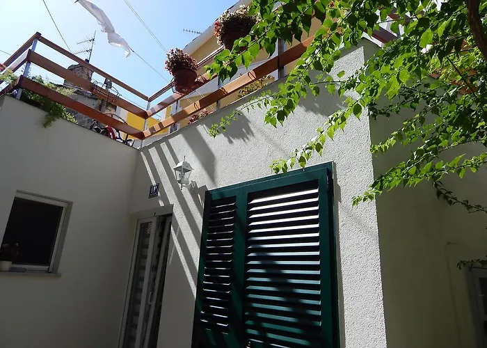 Varos Πανσιόν 3*